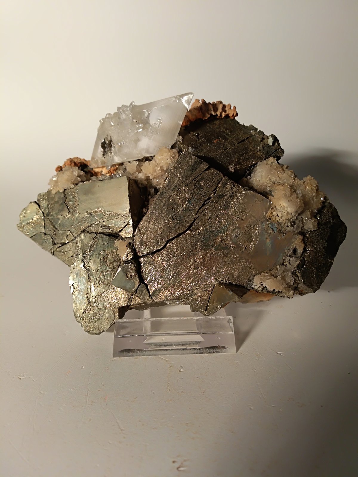 Pirita, Yeso, Cuarzo
120 x 93 mm
(Autor: Sante Celiberti)