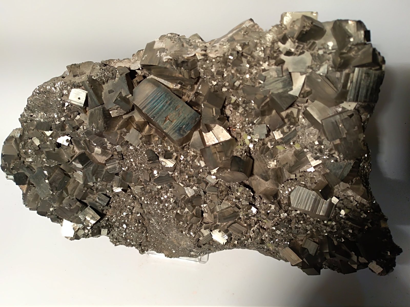 Pirita, Azufre, Calcita
295,5 x 222,5 mm
(Autor: Sante Celiberti)