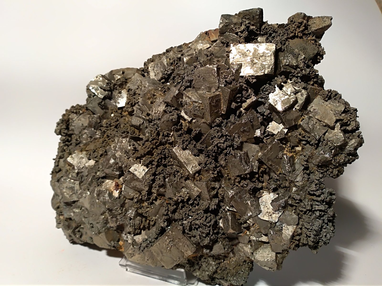 Pirita, Pirrotita, Melnikovita
260 x 190 mm
(Autor: Sante Celiberti)