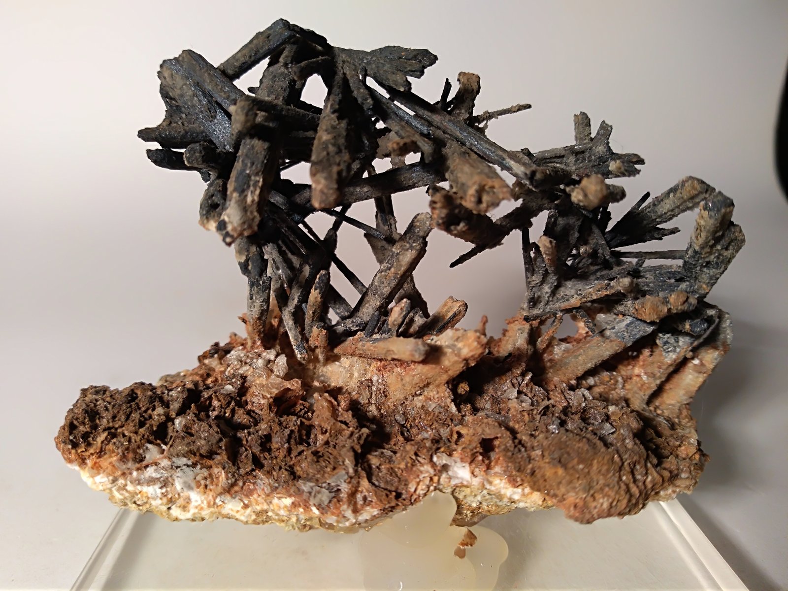 Stibnita (Estibina)
80,7 x 60,7 mm
(Autor: Sante Celiberti)