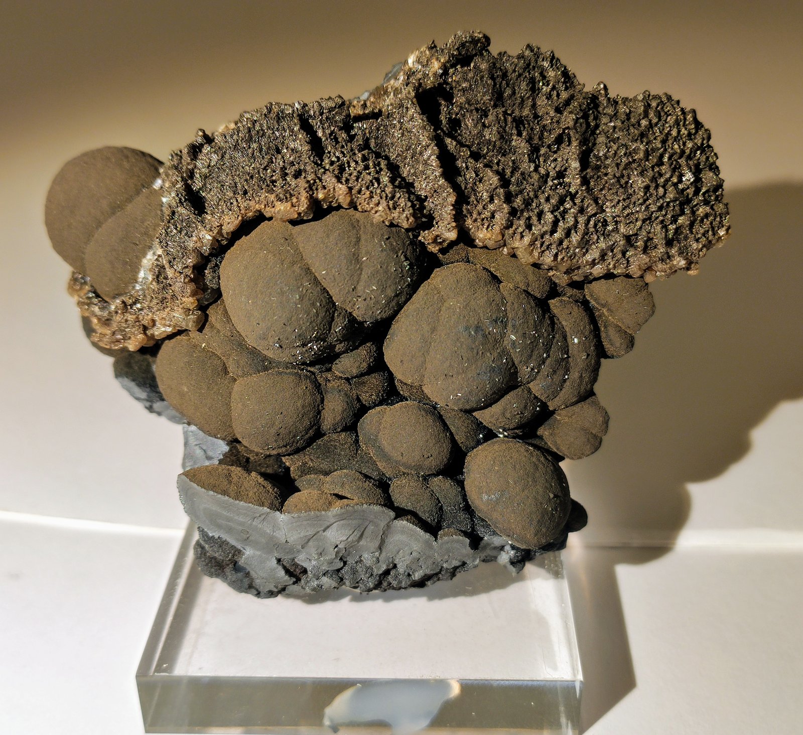 Romanèchita, Calcita
7,5 x 6,3 cm.
(Autor: carles)