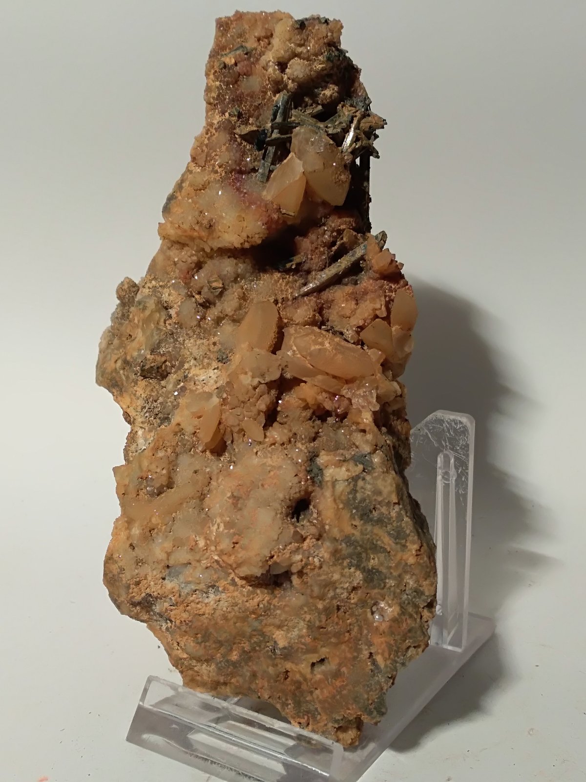Stibnita (Estibina), Cuarzo
140 x 65 mm
(Autor: Sante Celiberti)