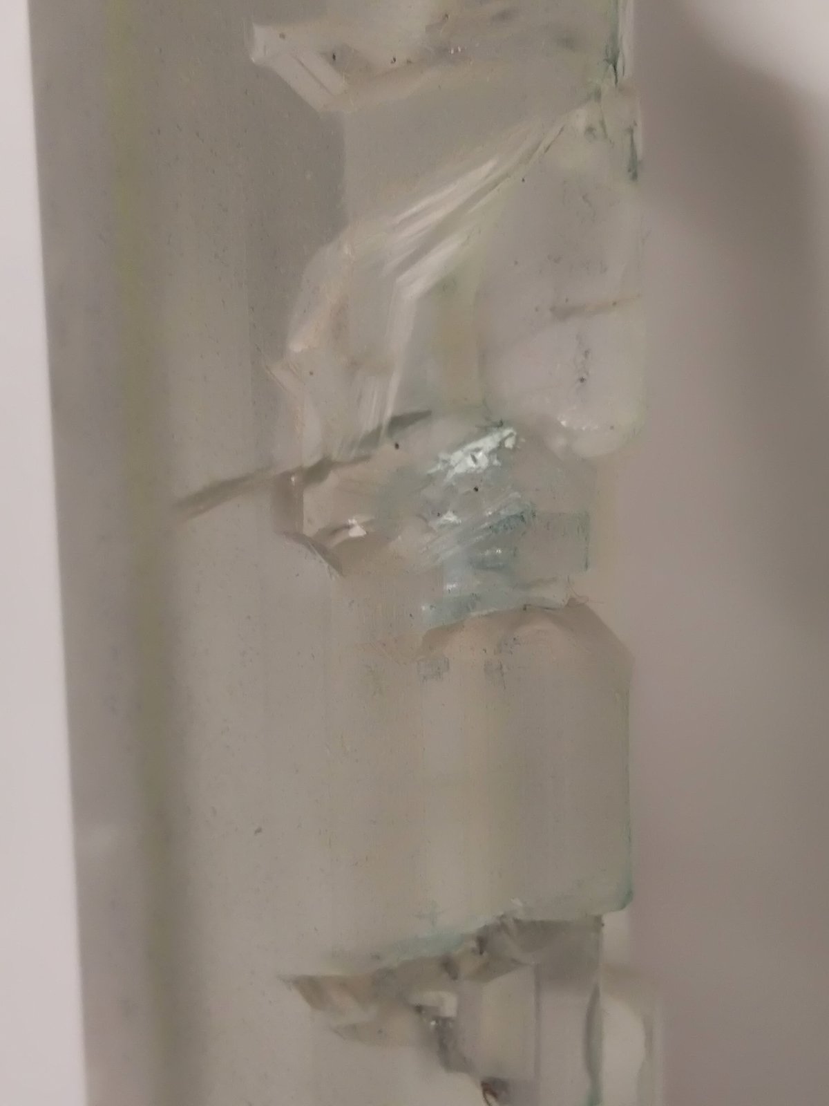 Yeso, Crisocola
66 x 16 mm
(Autor: Sante Celiberti)