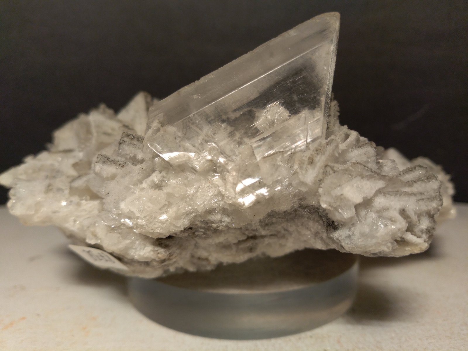 Calcita epimorfica de Anhidrita, Yeso, Cuarzo, Pirita
120 x 95 mm
(Autor: Sante Celiberti)