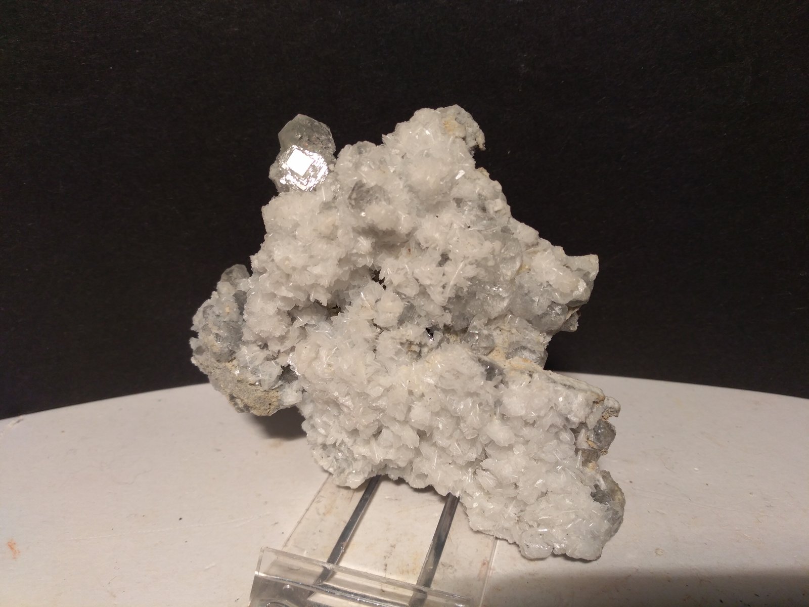 Anhidrita, Fluorita
102 x 85 mm
(Autor: Sante Celiberti)