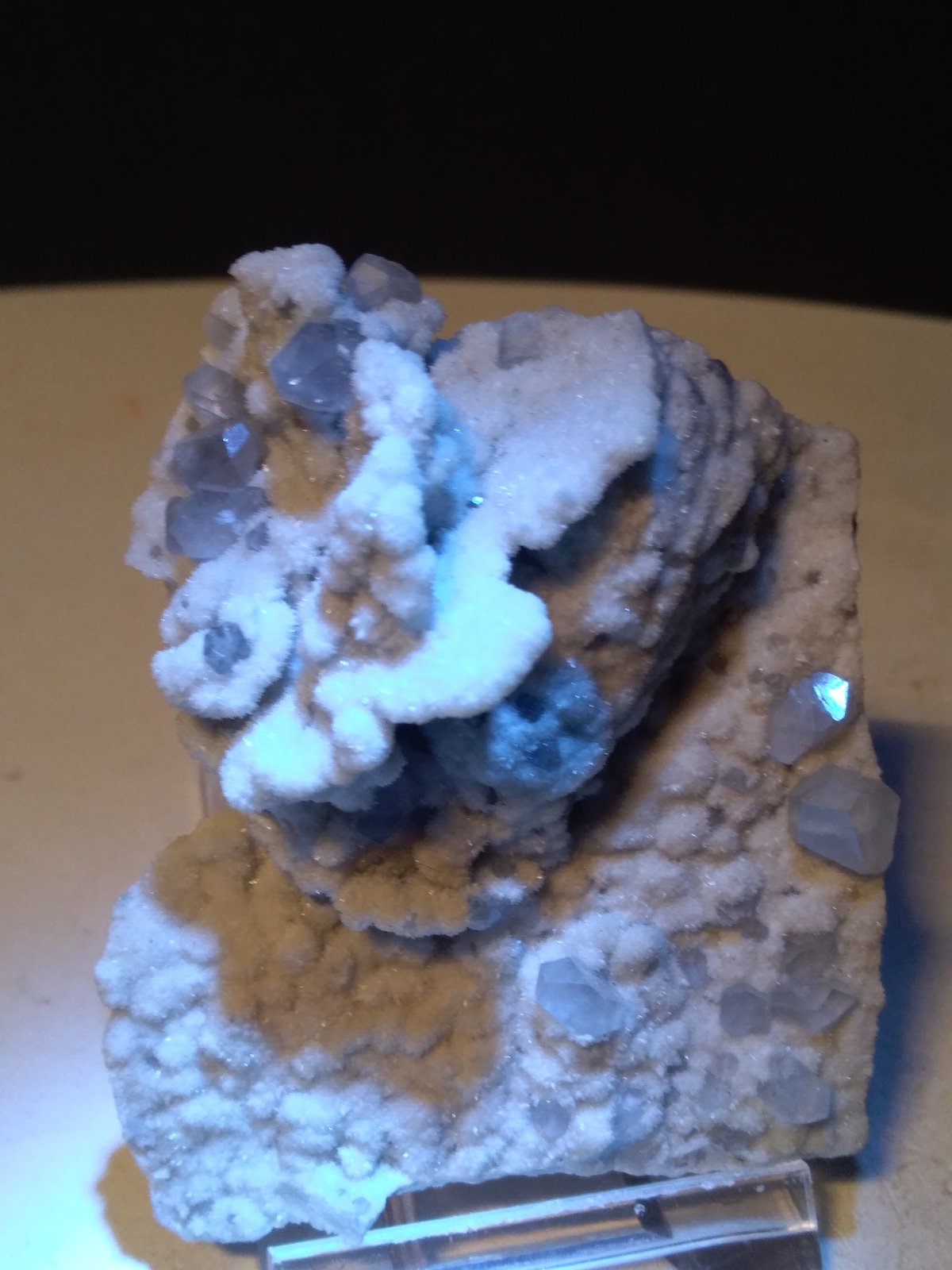 Calcita pseudomórfica de Anhidrita, Celestina
68 x 56 mm
(Autor: Sante Celiberti)