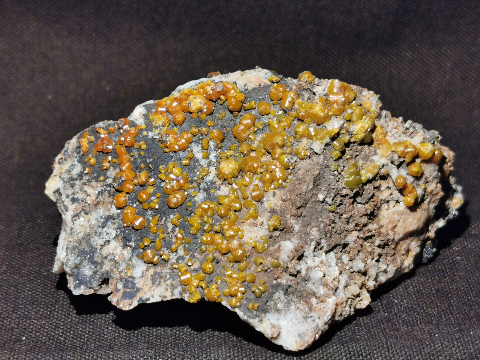 Mimetita (variedad campylita)
76x51x39 mm
(Autor: Juan María PS)