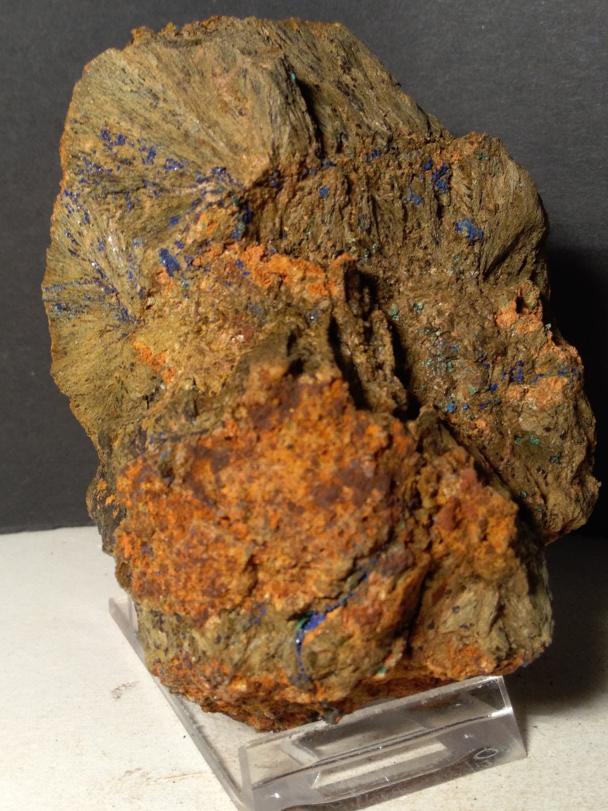 Azurita, Hedenbergita
95 x 75 mm
(Autor: Sante Celiberti)