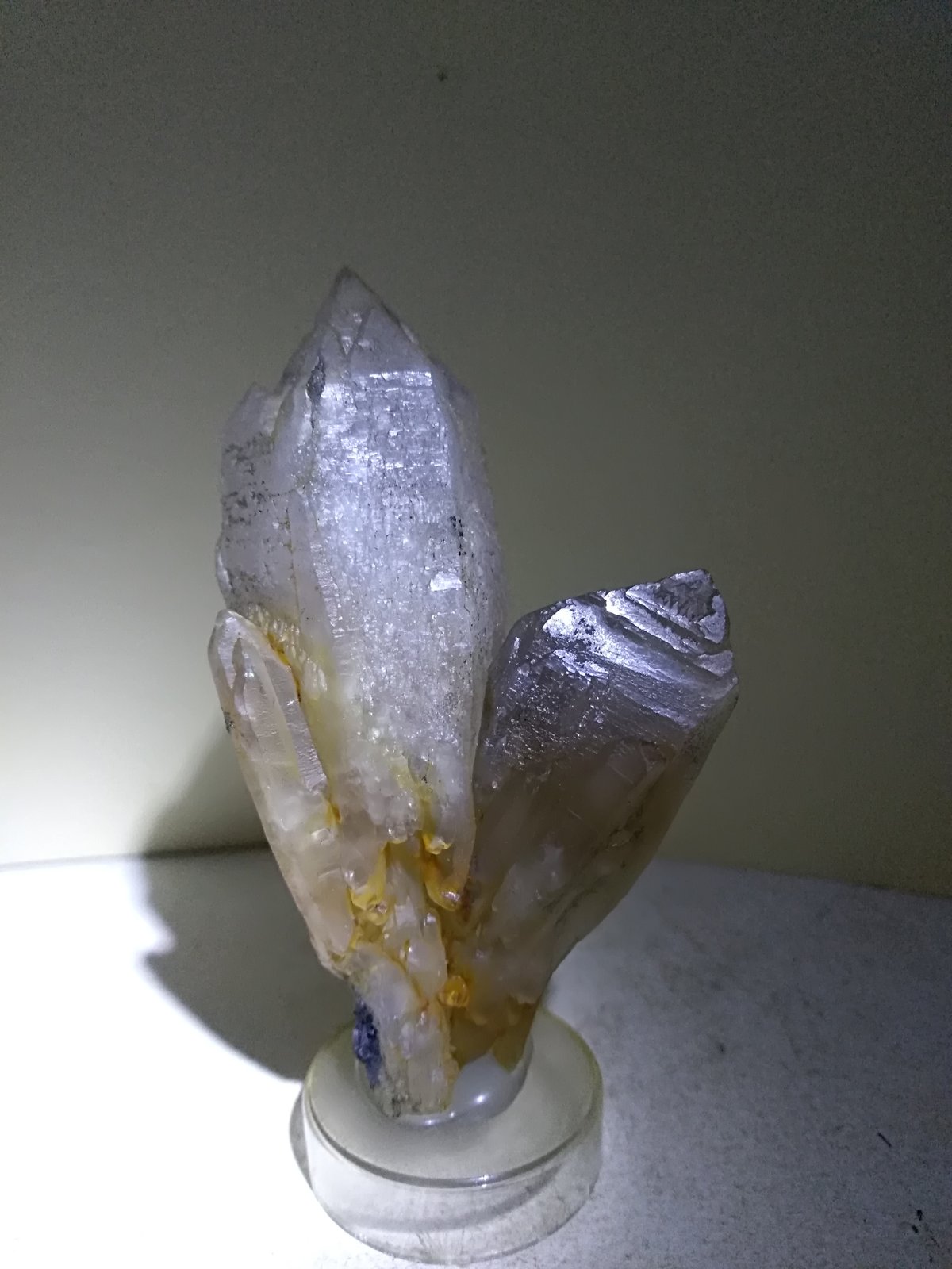 Cuarzo (variedad amatista, variedad cetro)
75 x 45 mm
(Autor: Sante Celiberti)