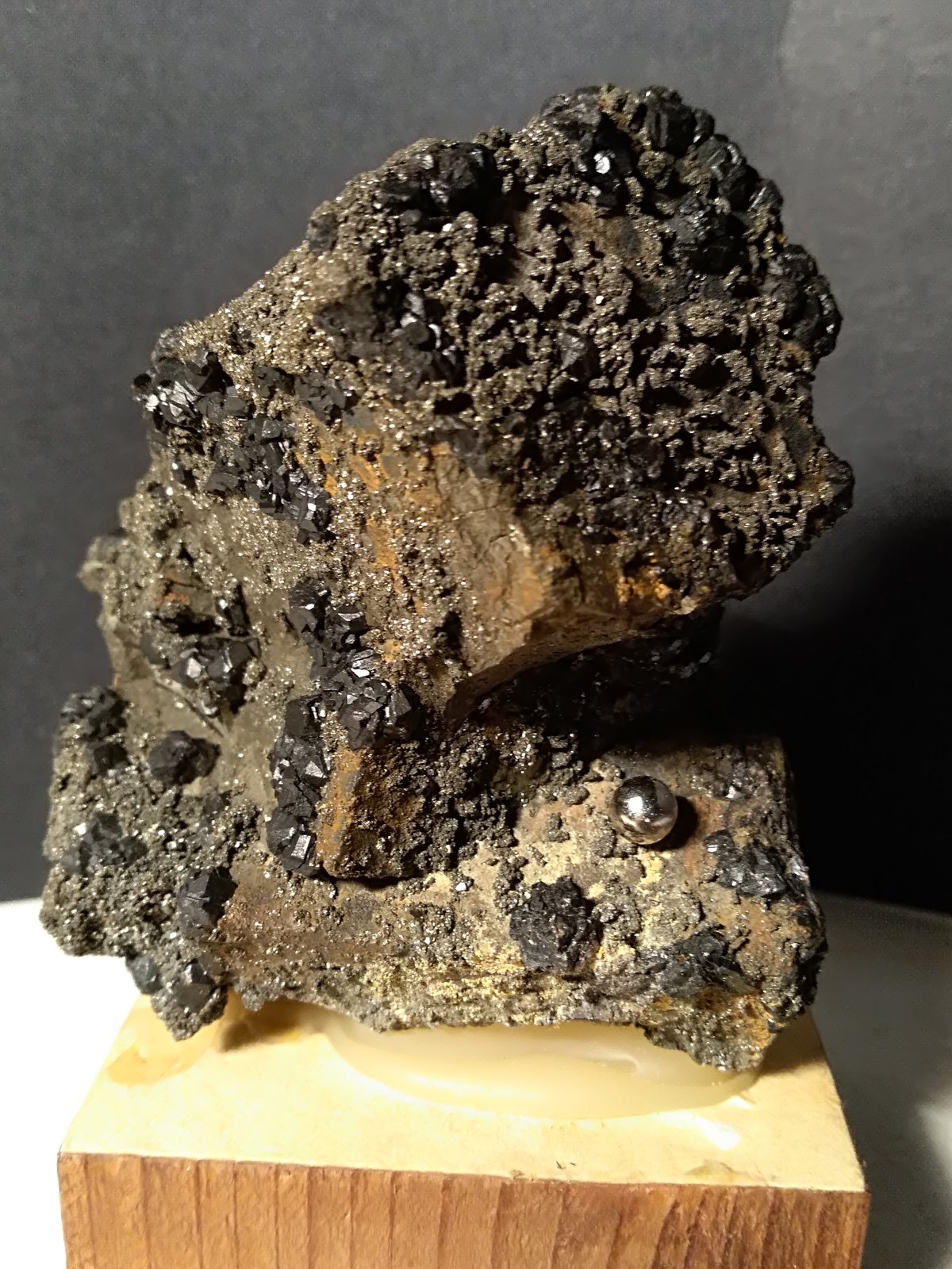 Pirita, Esfalerita, Pirrotita
69 x 61 mm
(Autor: Sante Celiberti)