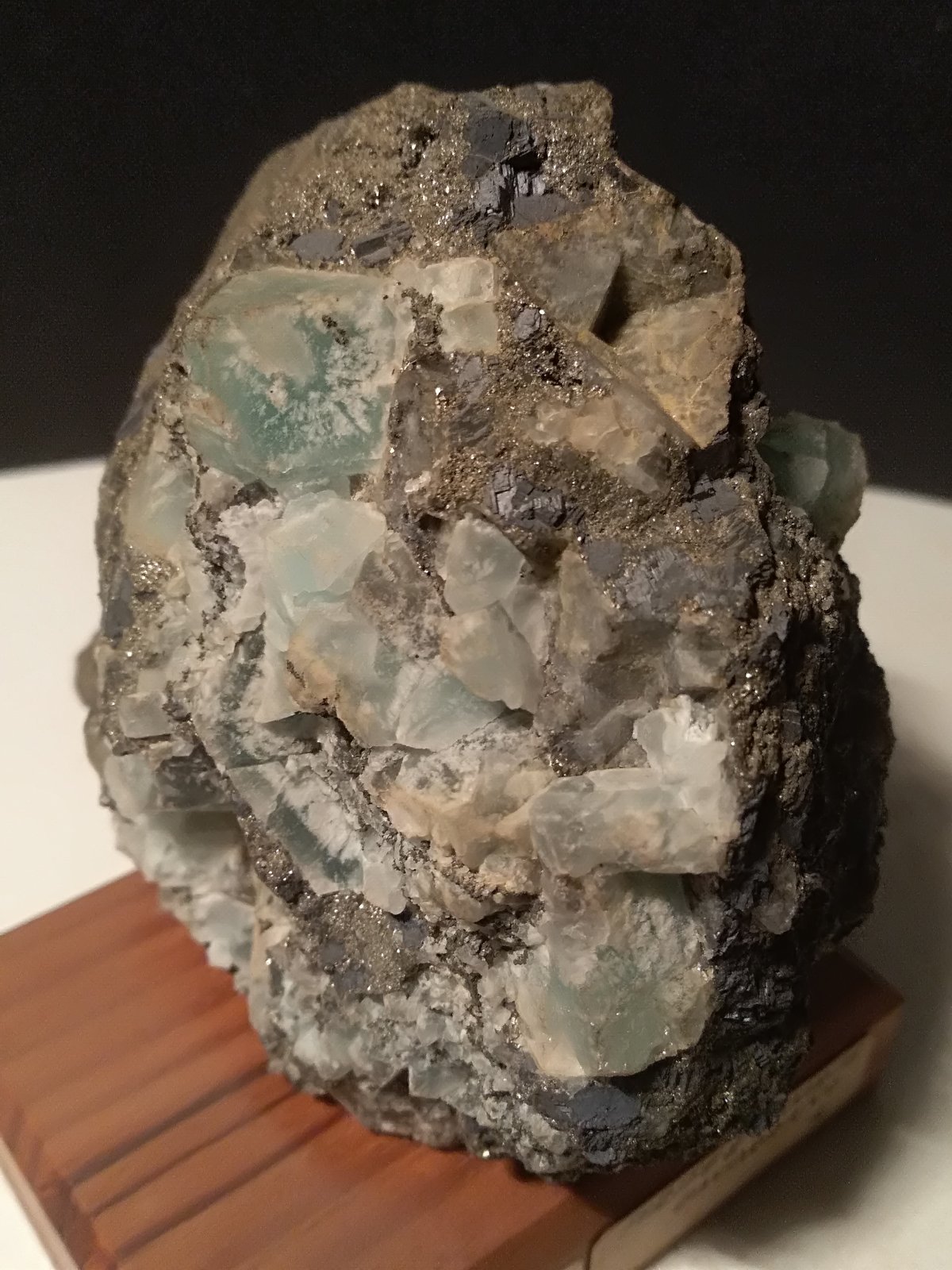 Fluorita, Pirita
74 x 72 mm
(Autor: Sante Celiberti)