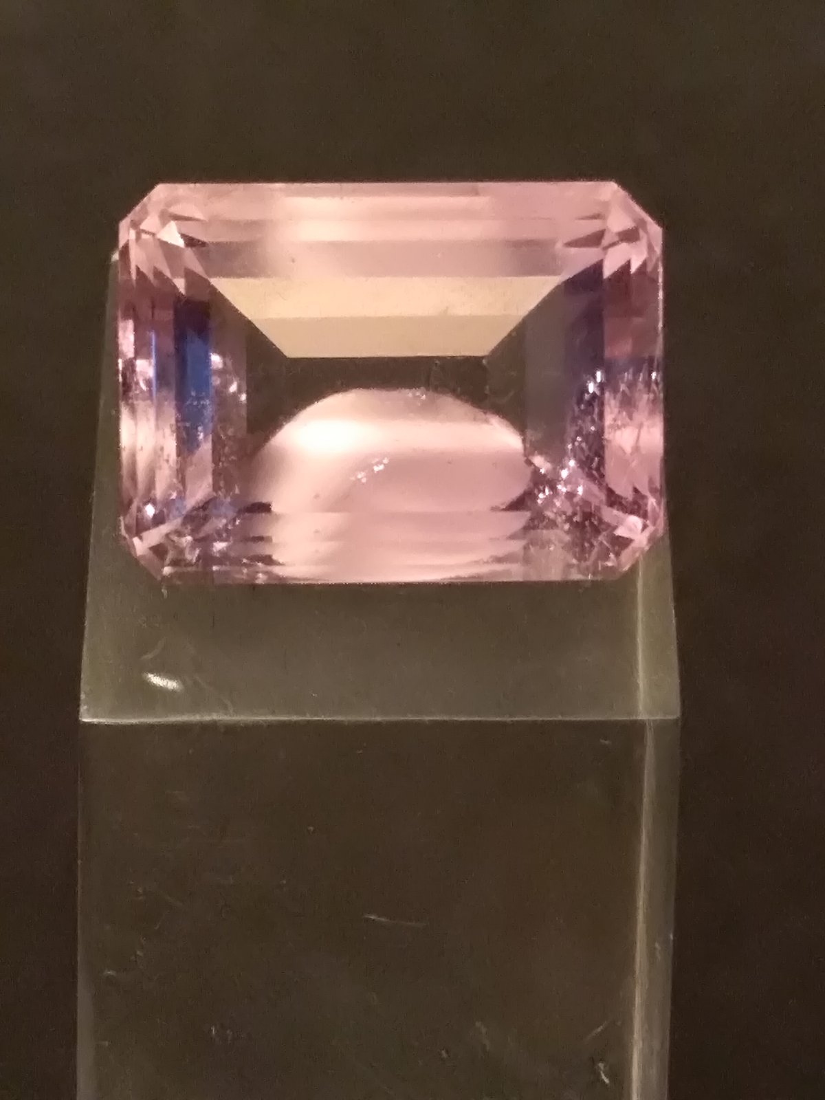 Cuarzo (variedad amatista)
19 x 11 mm
(Autor: Sante Celiberti)