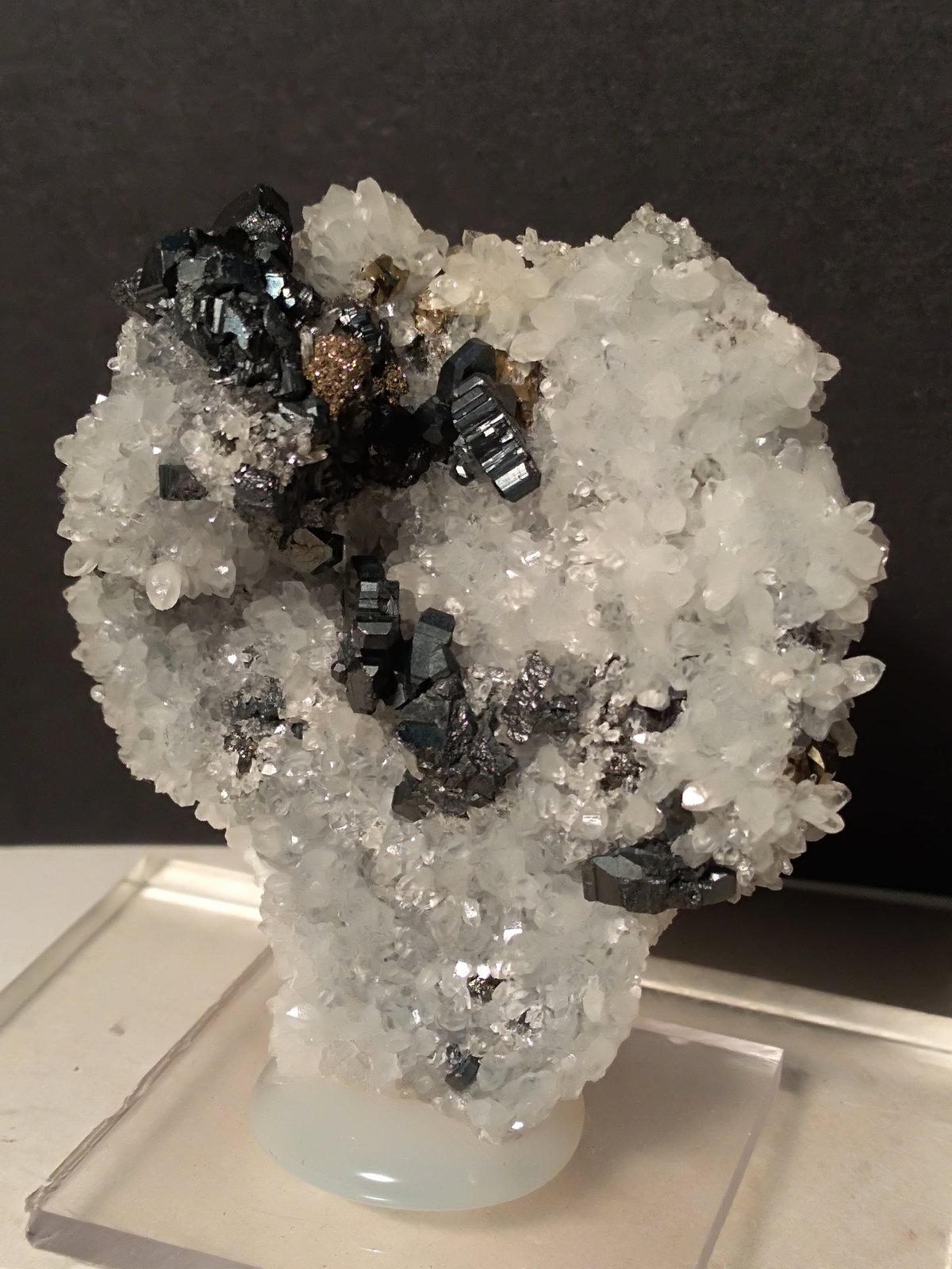 Bournonita, Cuarzo
64 x 61 mm
(Autor: Sante Celiberti)
