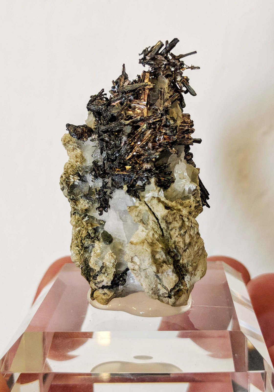 Allargentum, Calcita
2,7 x 5,2 cm.
(Autor: carles)