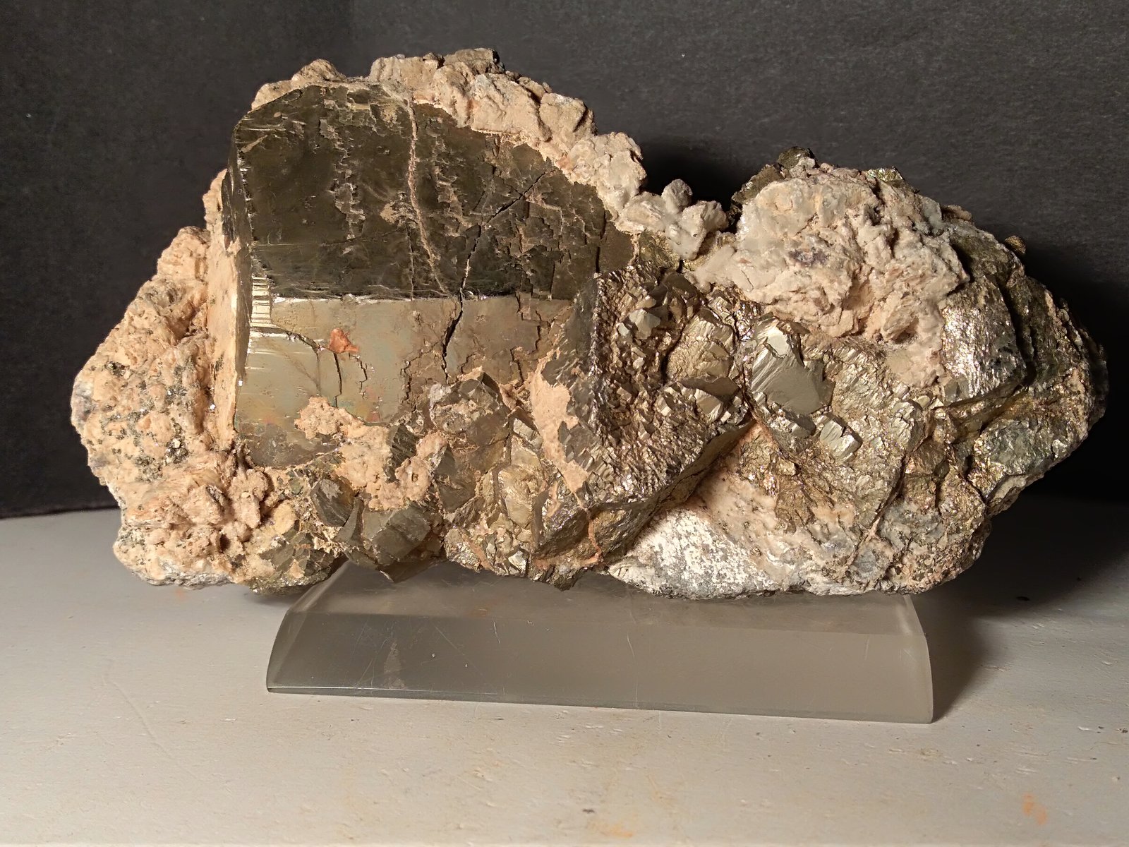 Pirita, Dolomita
129 x 72 mm
(Autor: Sante Celiberti)