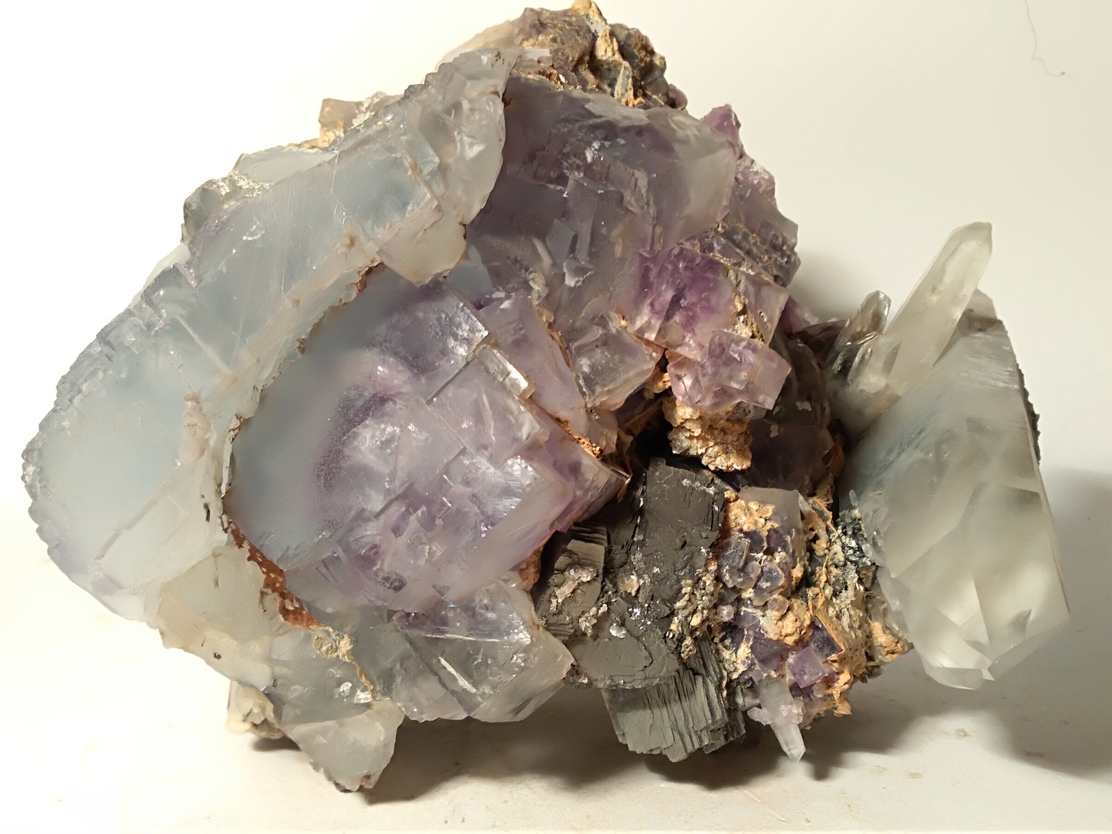 Fluorita, Cuarzo, Arsenopirita
170 x 150 mm
(Autor: Sante Celiberti)