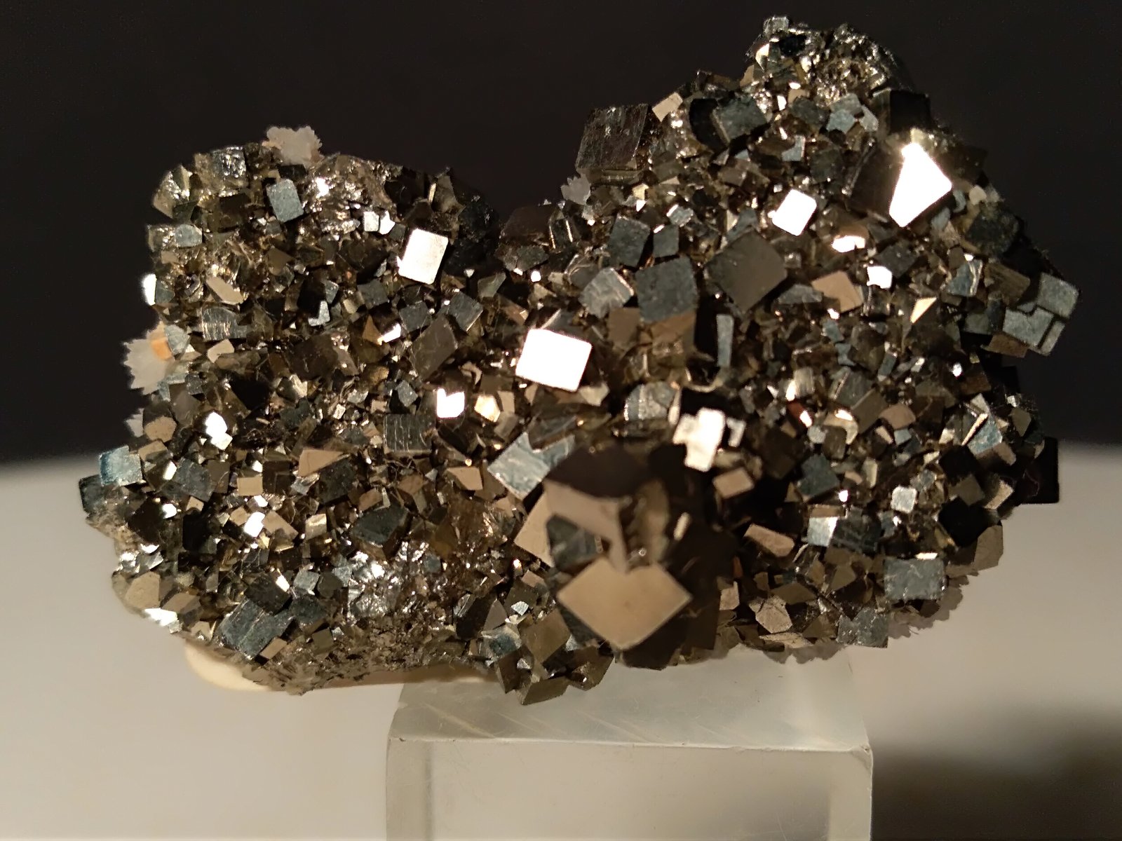 Pirita, Calcita
35 x 23 mm
(Autor: Sante Celiberti)