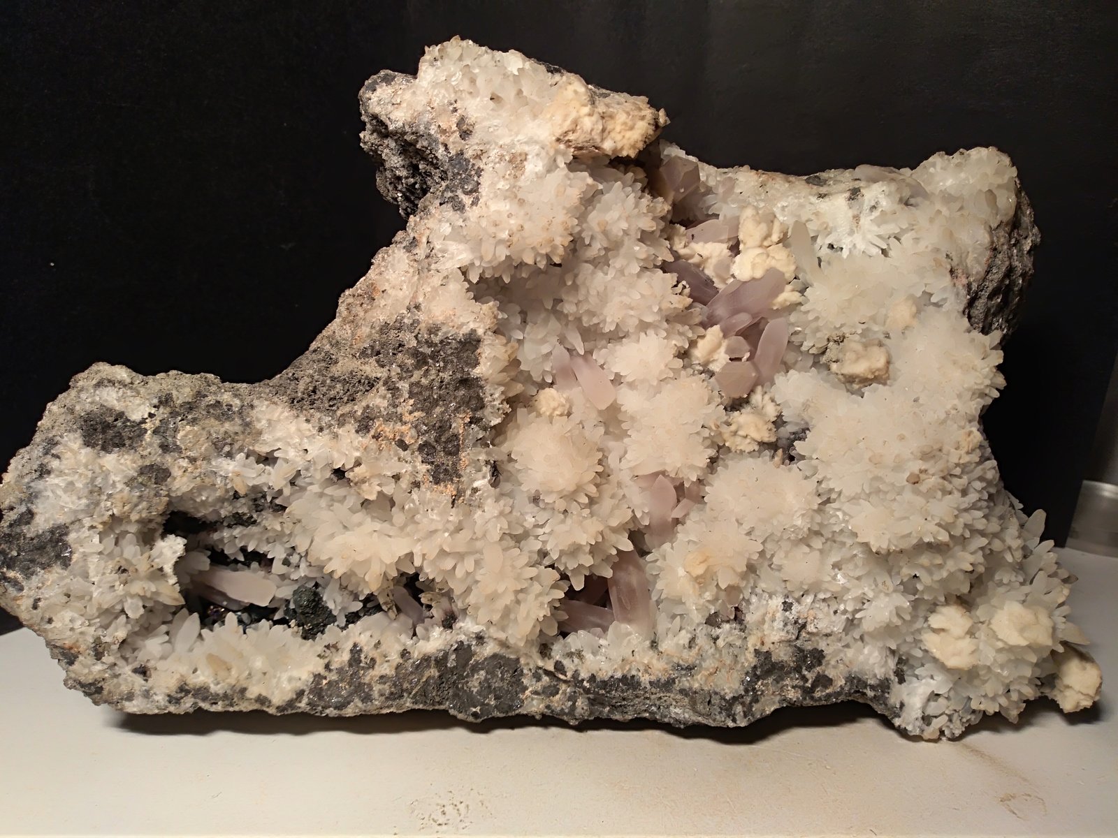 Cuarzo, Calcopirita, Dolomita, Pirita, Galena, Esfalerita, Berthierita
240 x 150 mm
(Autor: Sante Celiberti)
