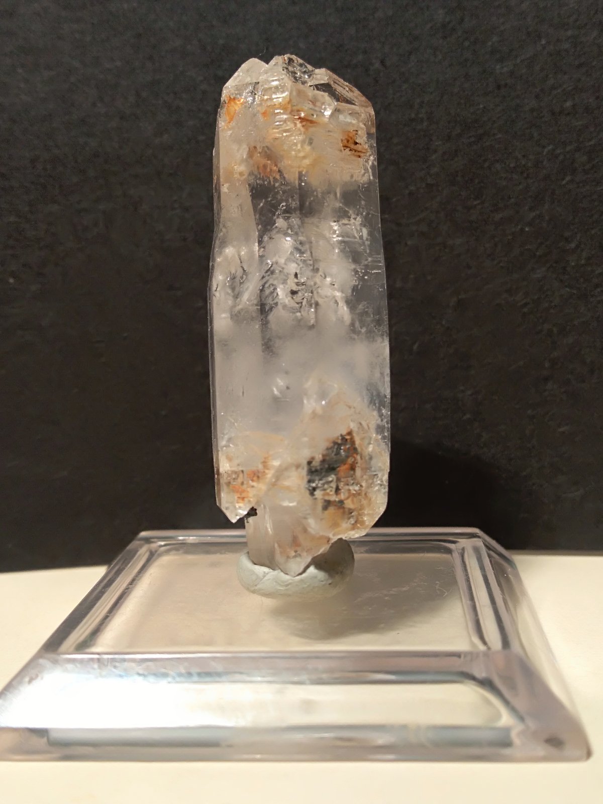 Cuarzo (variedad cetro), Hematites
40 x 14 mm
(Autor: Sante Celiberti)