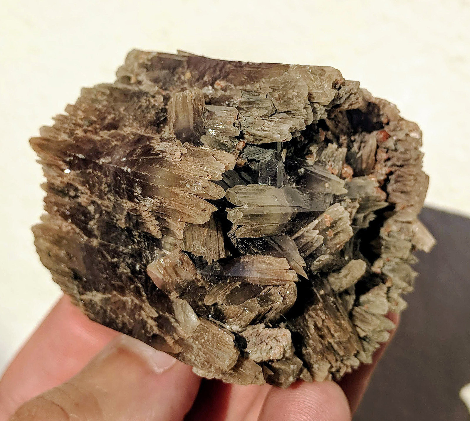 Aragonito
5,0 x 5,0 x 5,1 cm.
(Autor: carles)