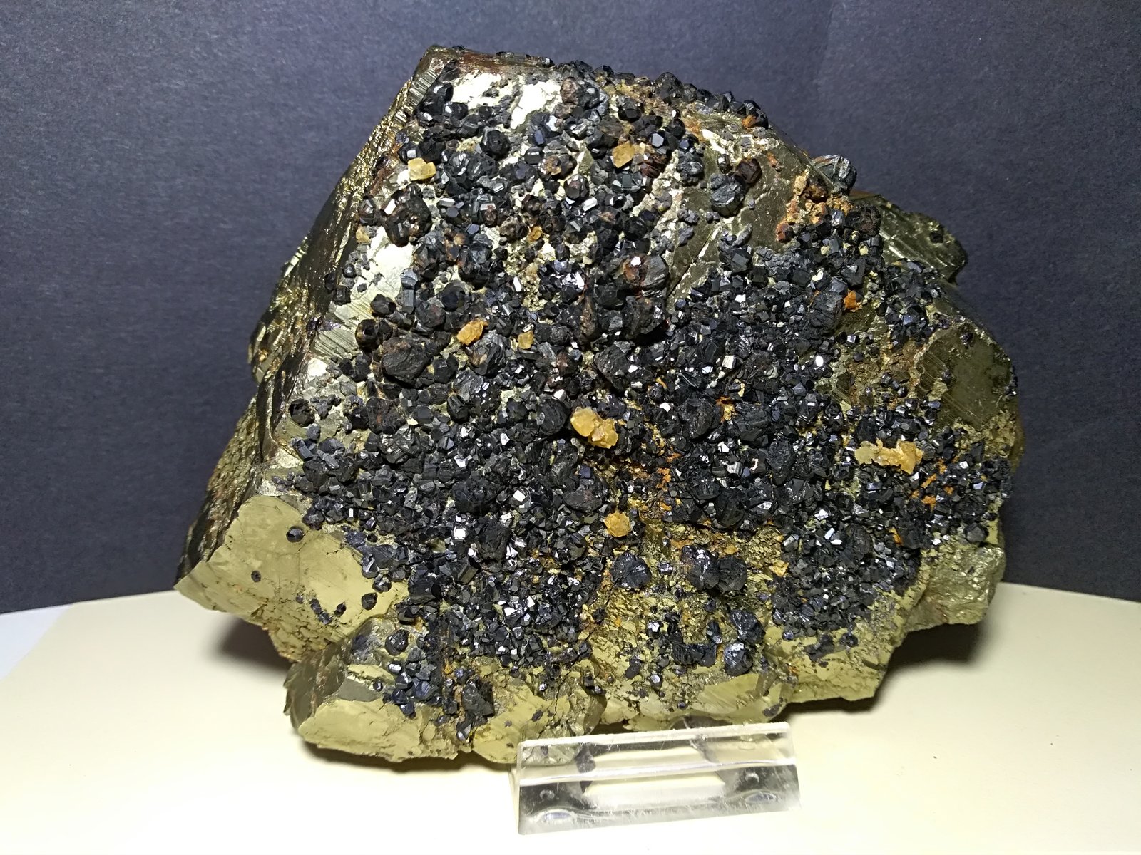 Pirita, Esfalerita, Dolomita
125 x 99 mm
(Autor: Sante Celiberti)