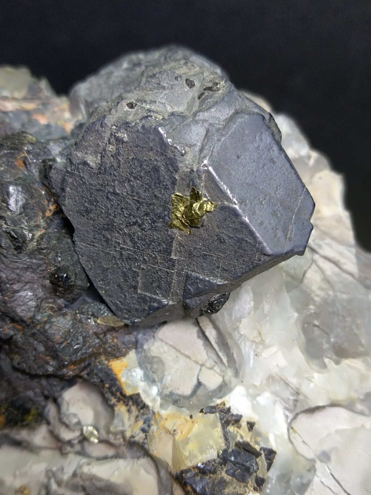 Galena, Calcopirita
82 x 50 mm
(Autor: Sante Celiberti)