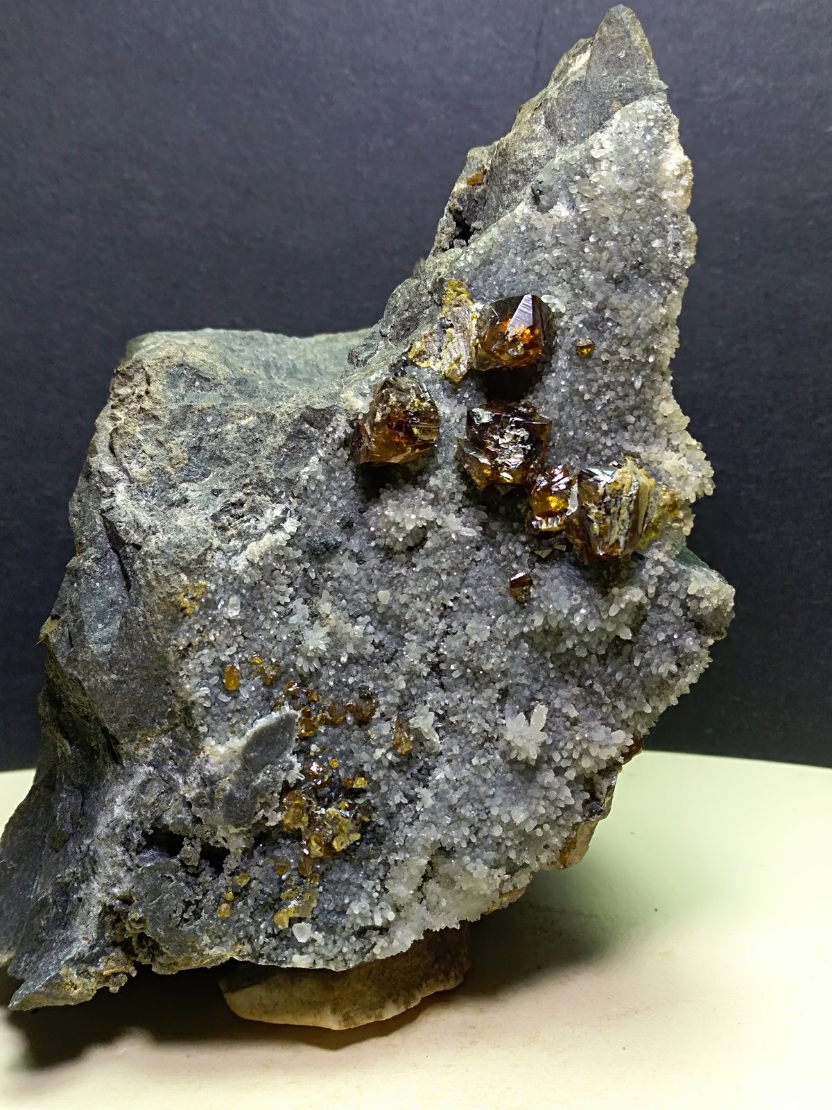 Esfalerita, Cuarzo
120 x 76 mm
(Autor: Sante Celiberti)