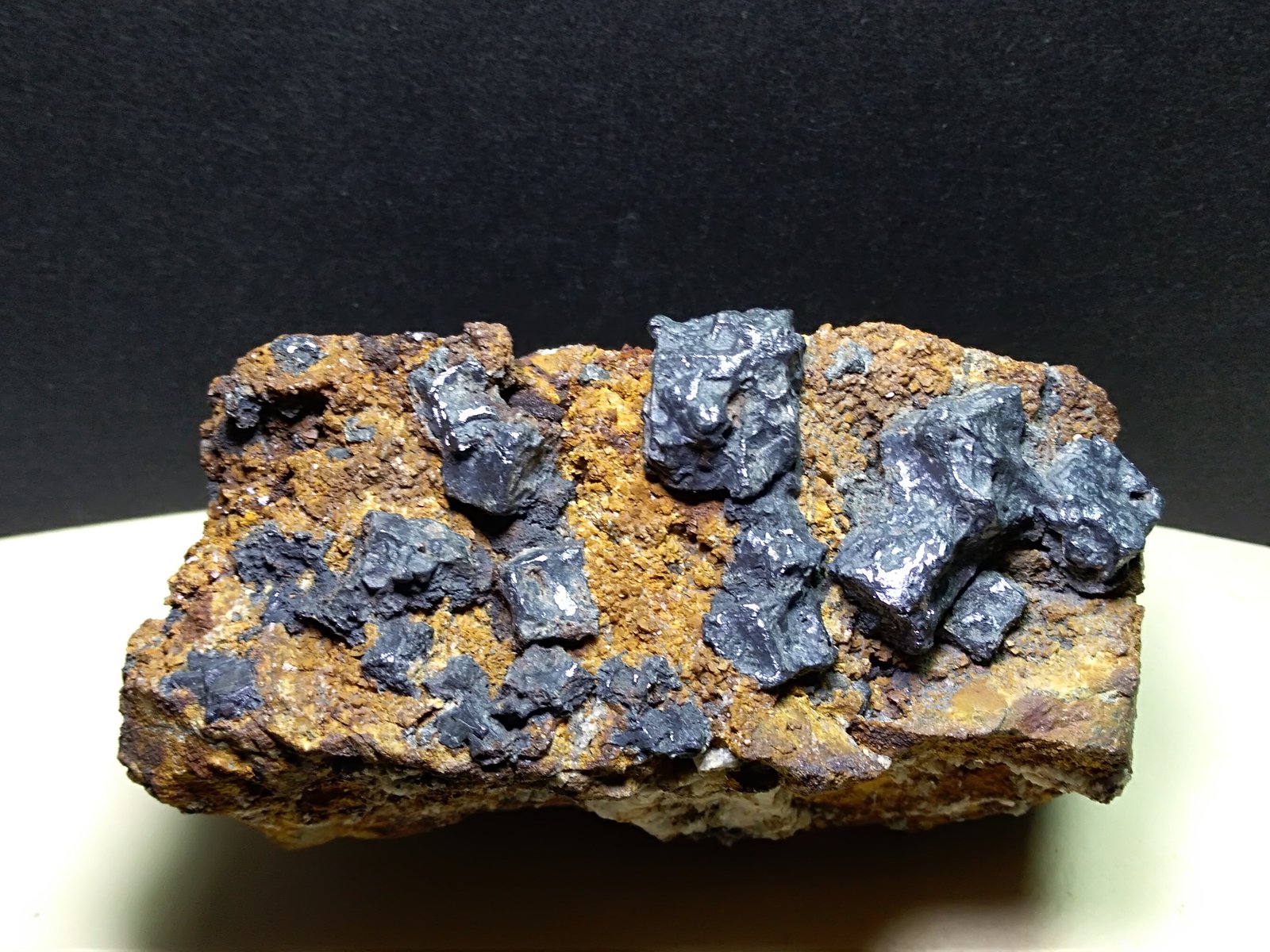 Galena
96 x 62 mm
(Autor: Sante Celiberti)