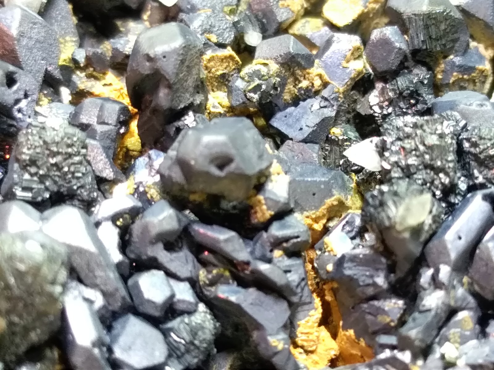 Galena, Arsenopirita
96 x 50 mm
(Autor: Sante Celiberti)
