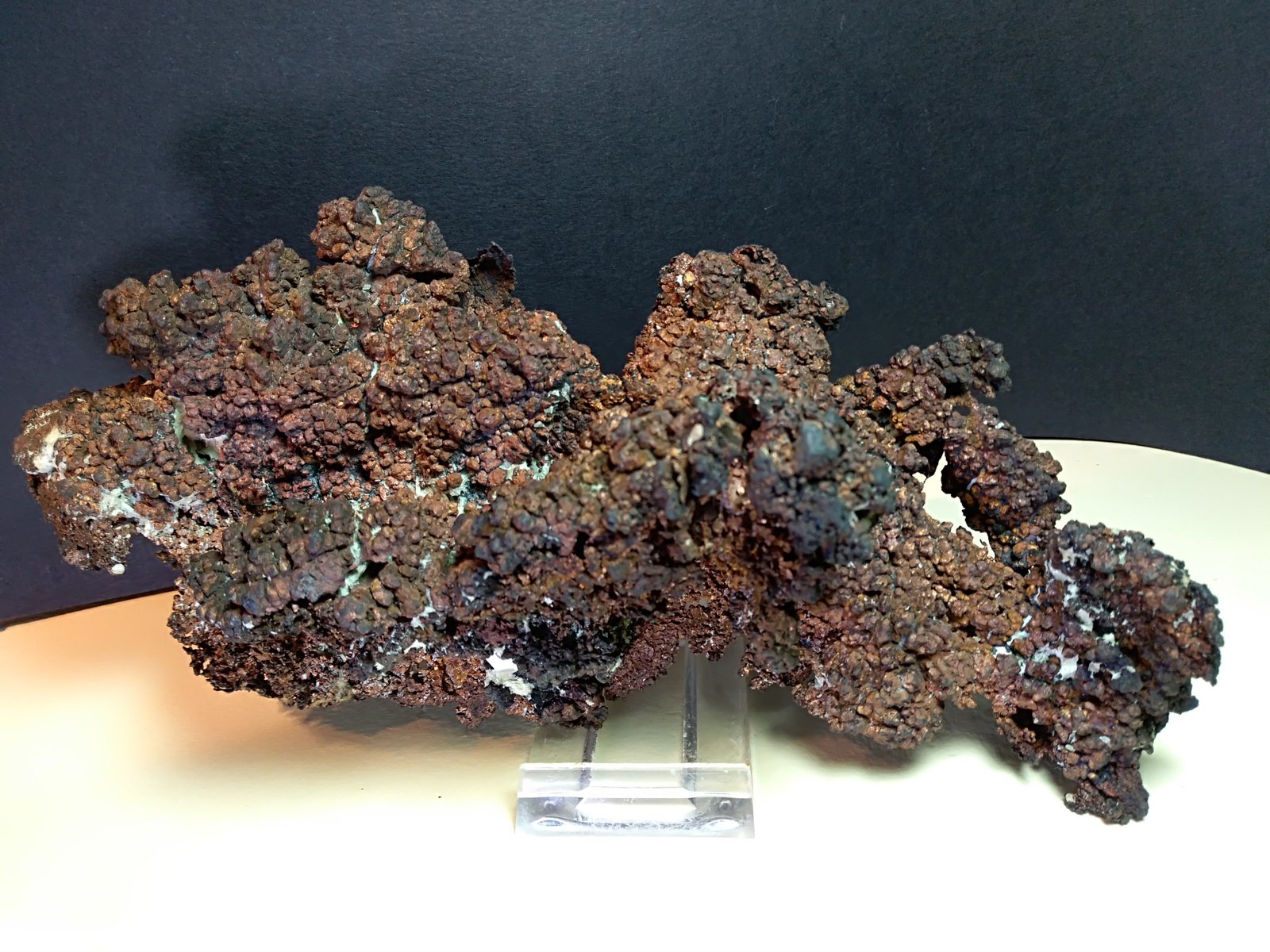 Cobre, Malaquita, Cuprita
210 x 95 mm
(Autor: Sante Celiberti)