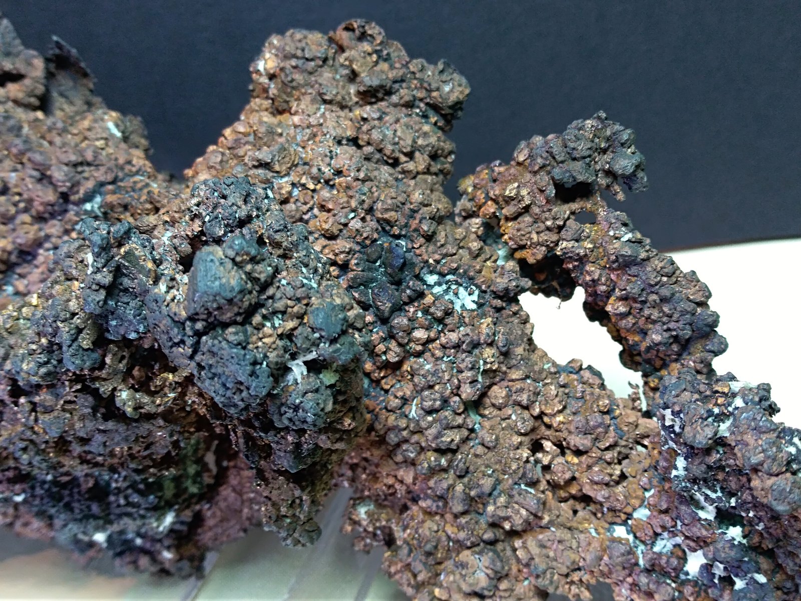 Cobre, Malaquita, Cuprita
210 x 95 mm
(Autor: Sante Celiberti)