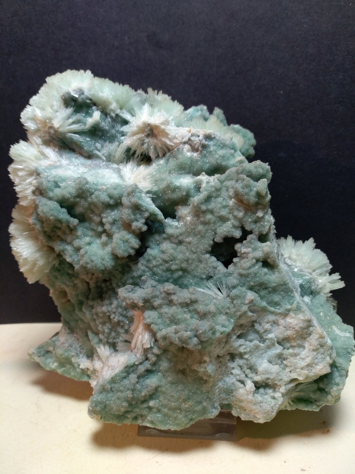 Aragonito (variedad aragonito-Sr), Calcita
140 x 130 mm
(Autor: Sante Celiberti)