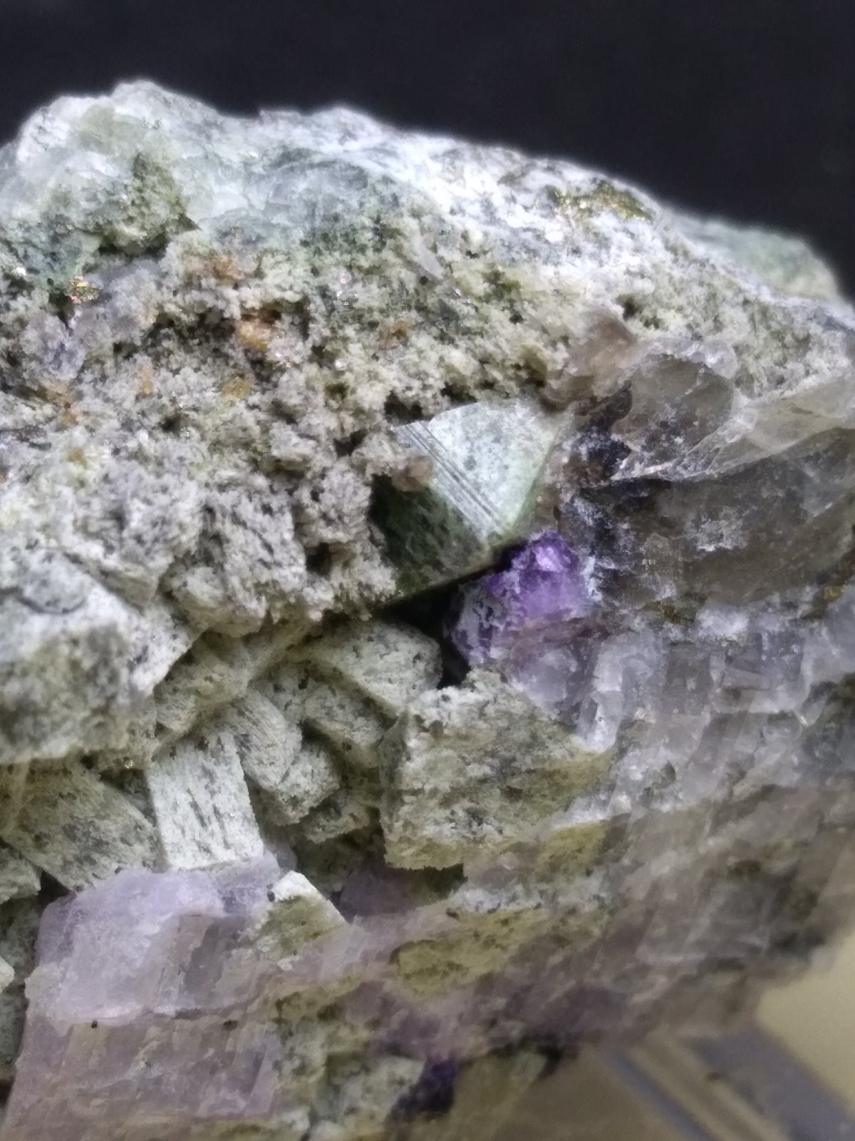 Ekanita, Titanita, Fluorita, Diópsido
45 x 21 mm
(Autor: Sante Celiberti)