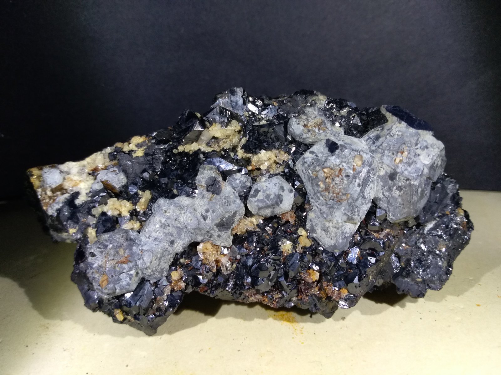 Galena, Esfalerita, Dolomita
93 x 46 mm
(Autor: Sante Celiberti)