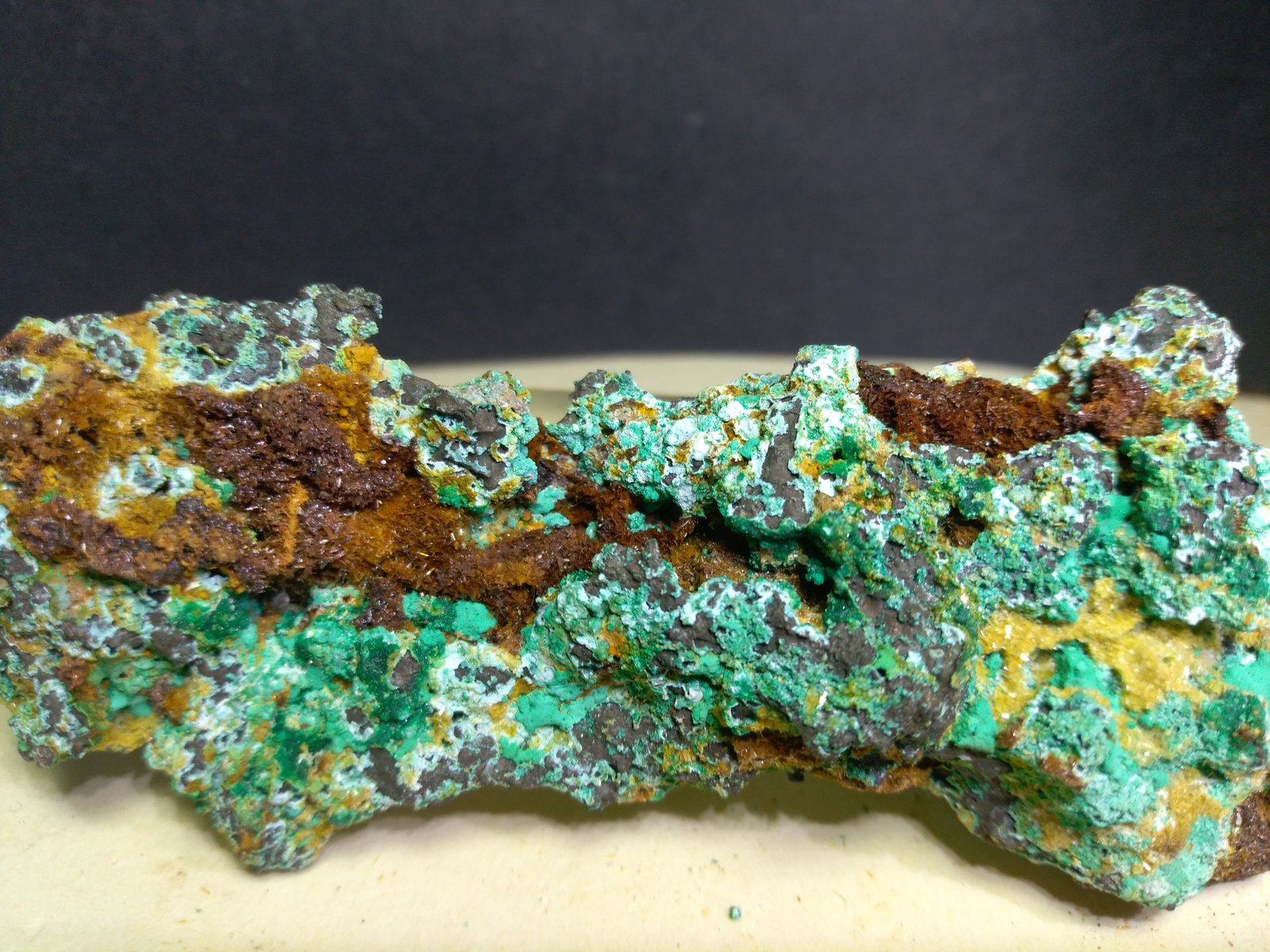 Cobre, Malaquita, Yeso
91 x 36 mm
(Autor: Sante Celiberti)