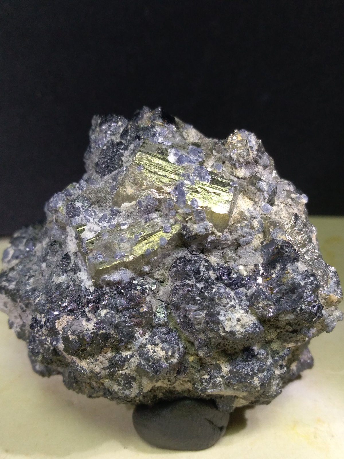 Pirita, Esfalerita, Galena
50 x 46 mm
(Autor: Sante Celiberti)