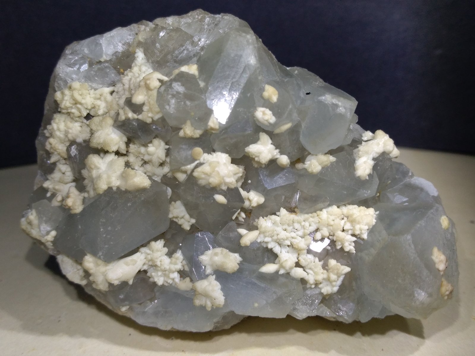 Celestina, Aragonito (variedad estronciaragonito)
65 x 48 mm
(Autor: Sante Celiberti)