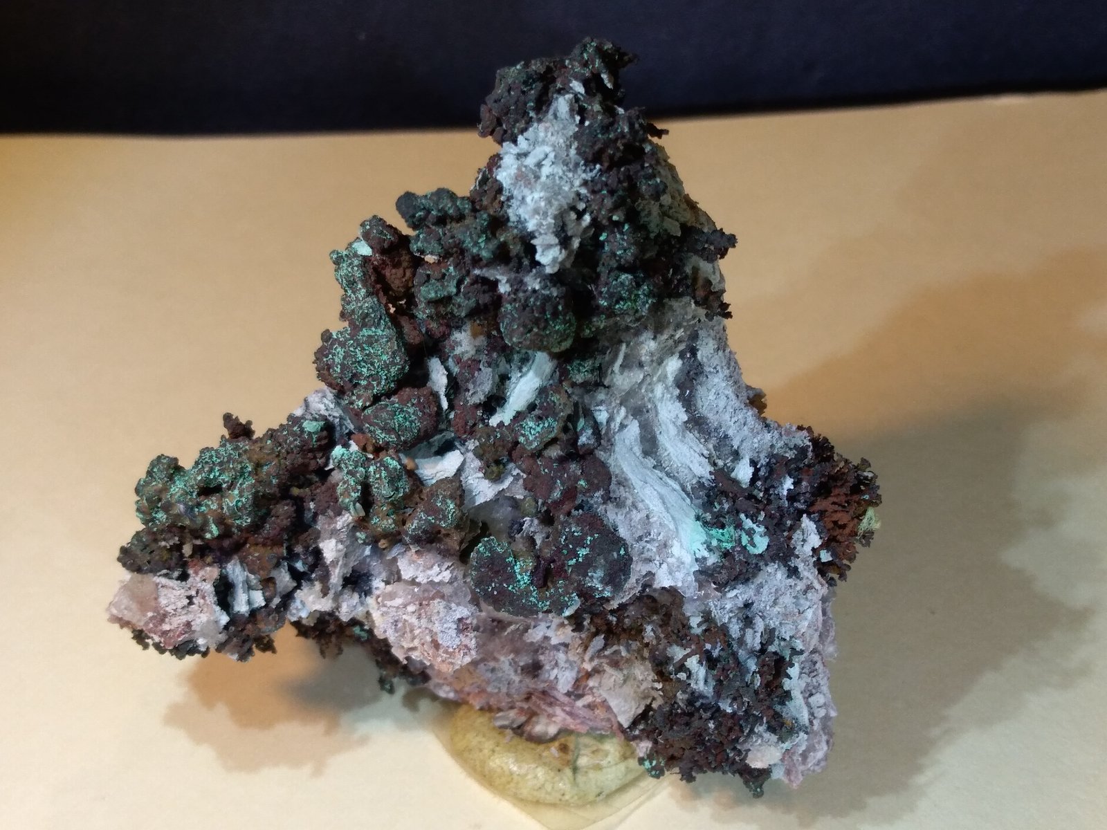 Cobre, Malaquita
55 x 51 mm
(Autor: Sante Celiberti)