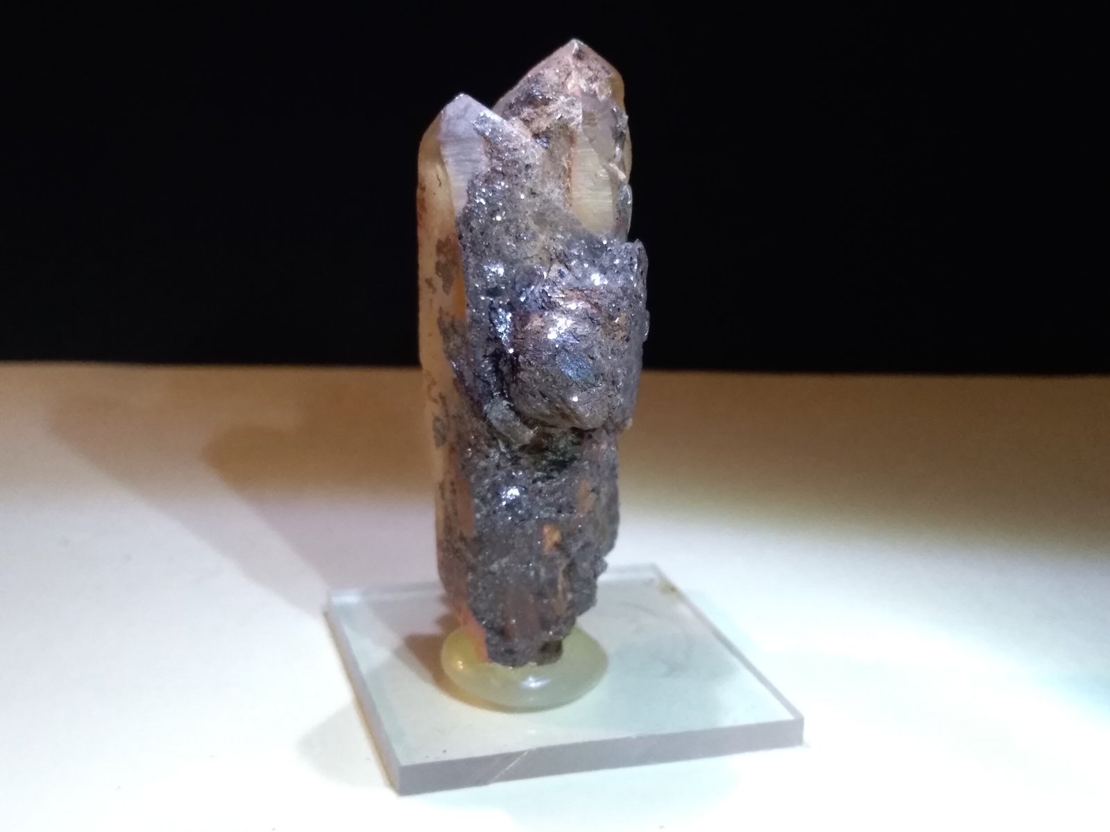 Cuarzo, Hematites
60 x 34 mm
(Autor: Sante Celiberti)