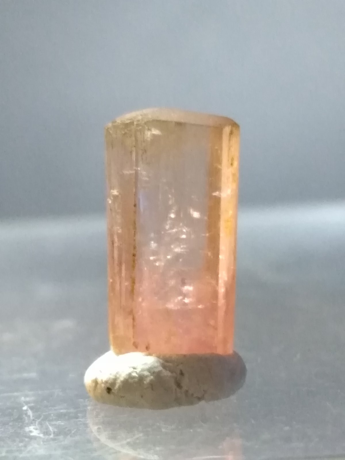 Elbaita
10,7 x 5,6 mm
(Autor: Sante Celiberti)