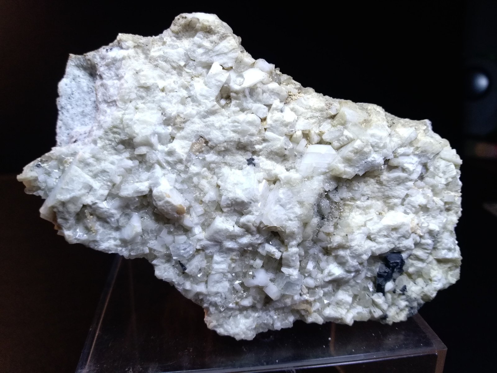 Berilo (variedad aguamarina), Schorlo, Ortoclasa
99 x 58 mm
(Autor: Sante Celiberti)