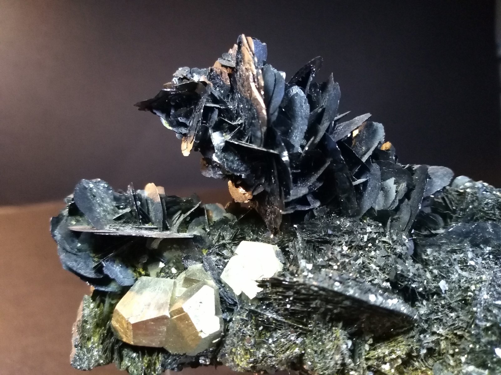 Hematites, Pirita
101 x 60 mm
(Autor: Sante Celiberti)