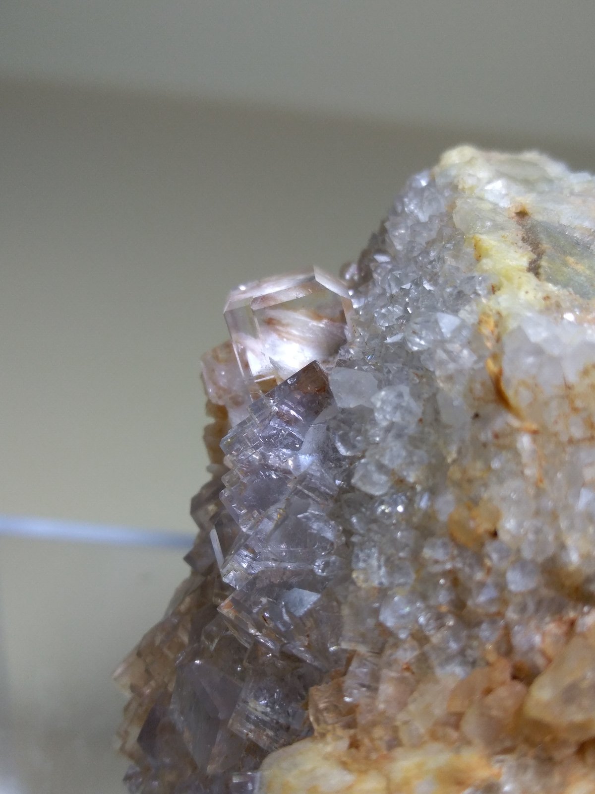 Fluorita, Barita
57 x 44,6 mm
(Autor: Sante Celiberti)
