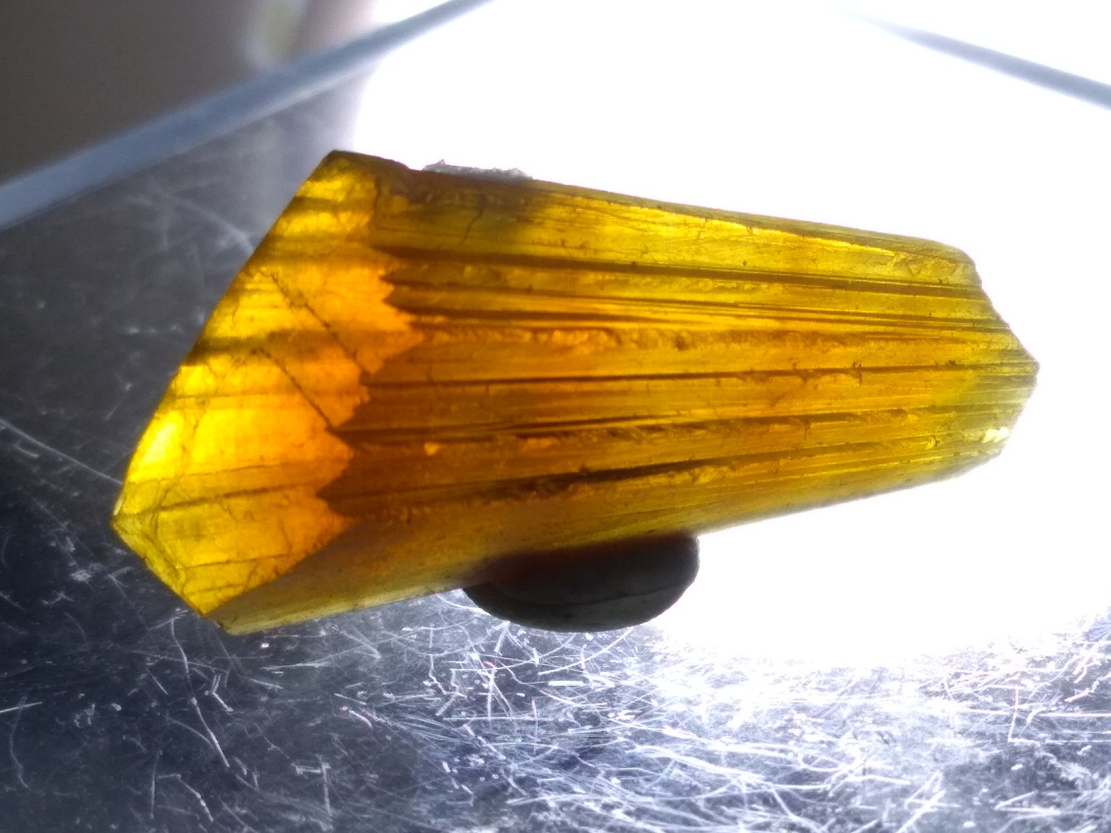 Calcita
26,6 x 12,8 mm
(Autor: Sante Celiberti)