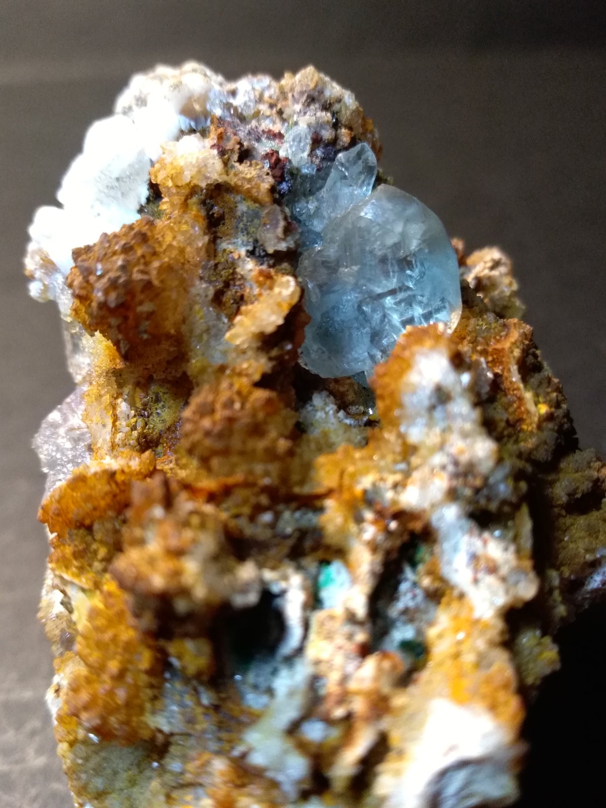 Fluorita
63 x 60 mm
(Autor: Sante Celiberti)