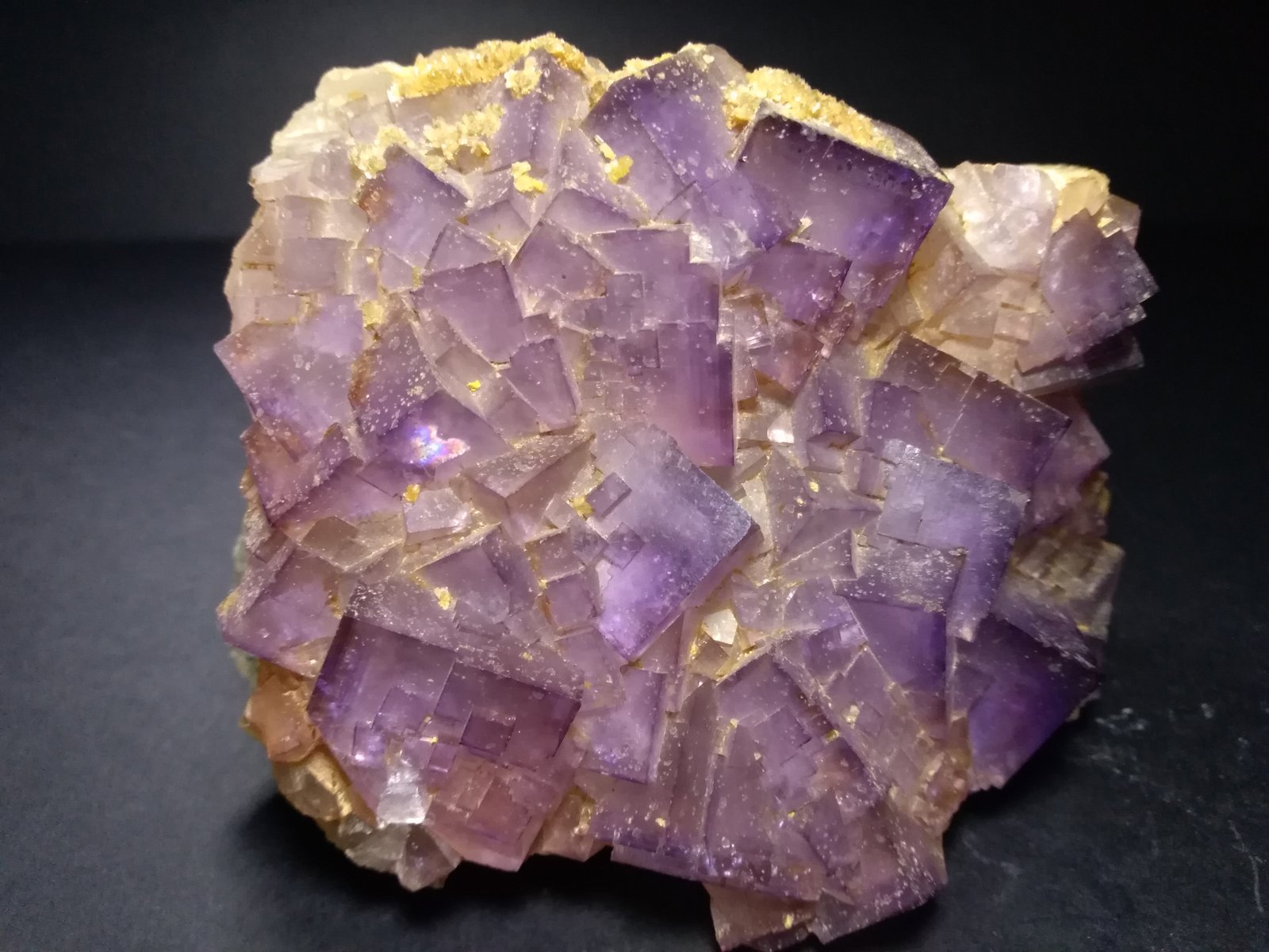 Fluorita, Hemimorfita
107 x 85 mm
(Autor: Sante Celiberti)