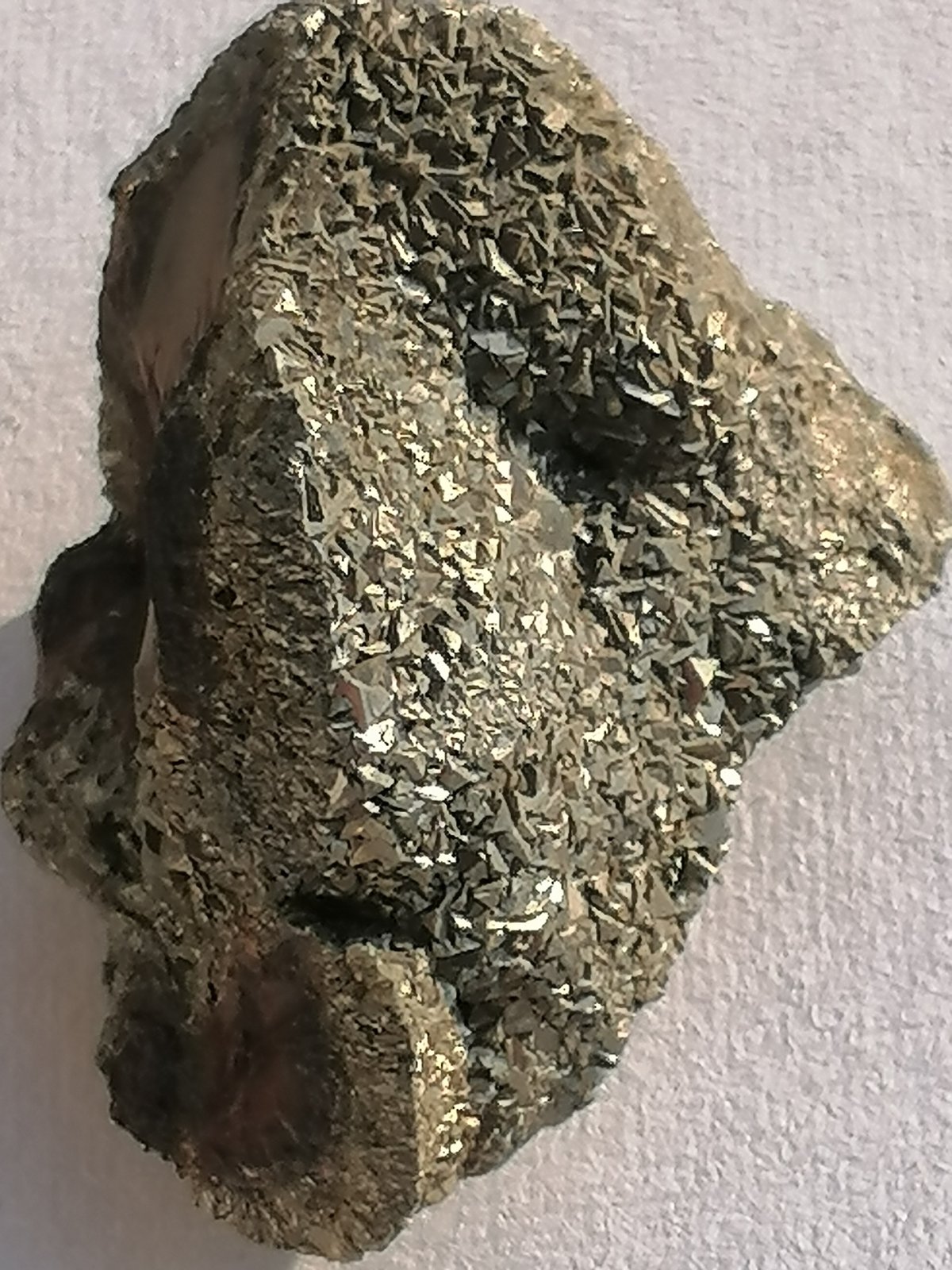 Pirita.
5 x 3,5 cm.
(Autor: Rafael varela olveira)