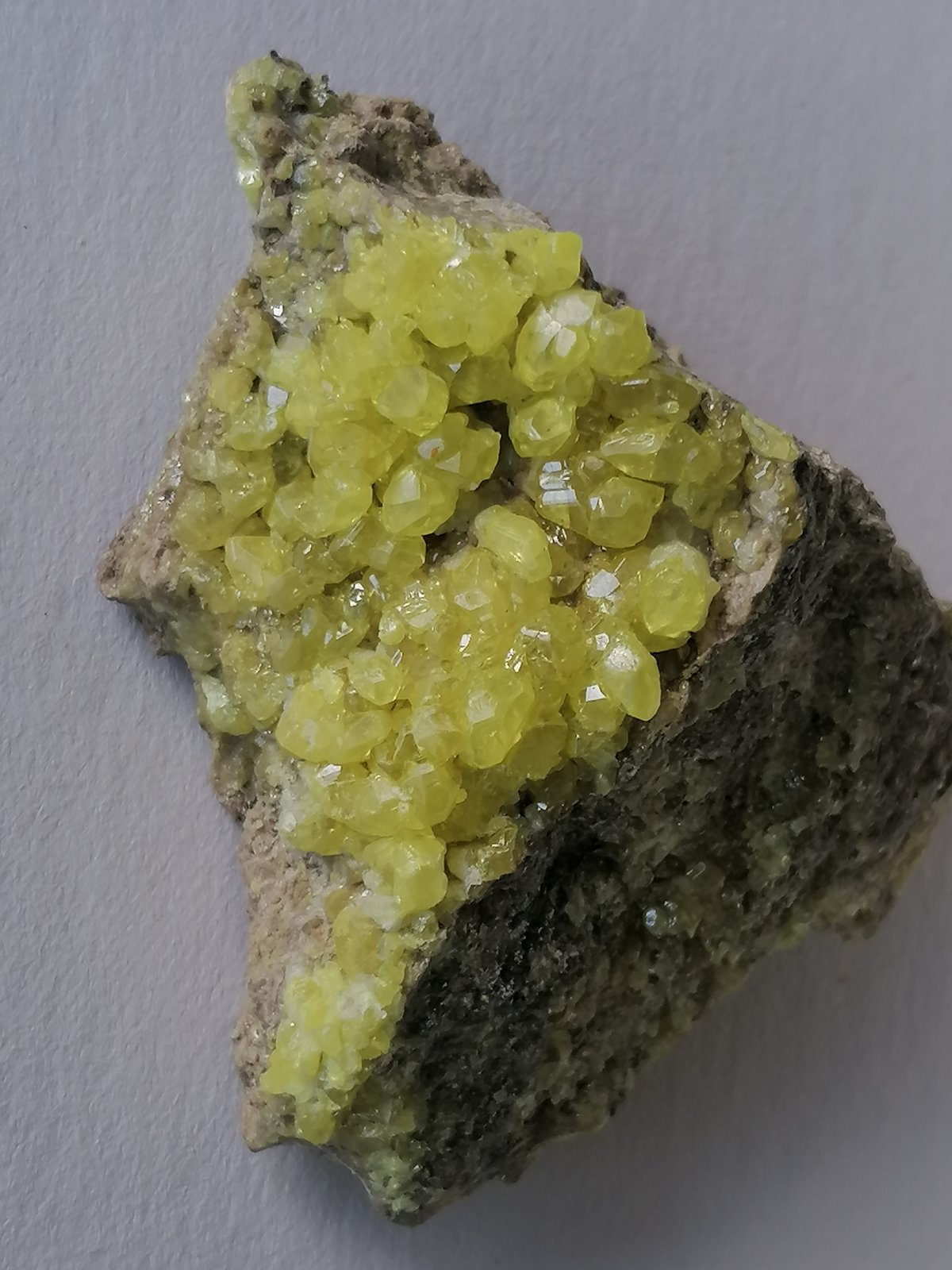 Azufre.
7 x 5 cm.
(Autor: Rafael varela olveira)
