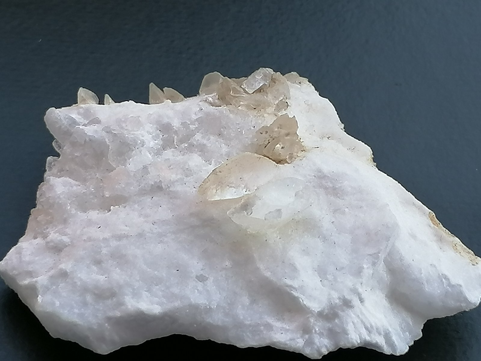 Yeso.
6 x 6 cm.
(Autor: Rafael varela olveira)