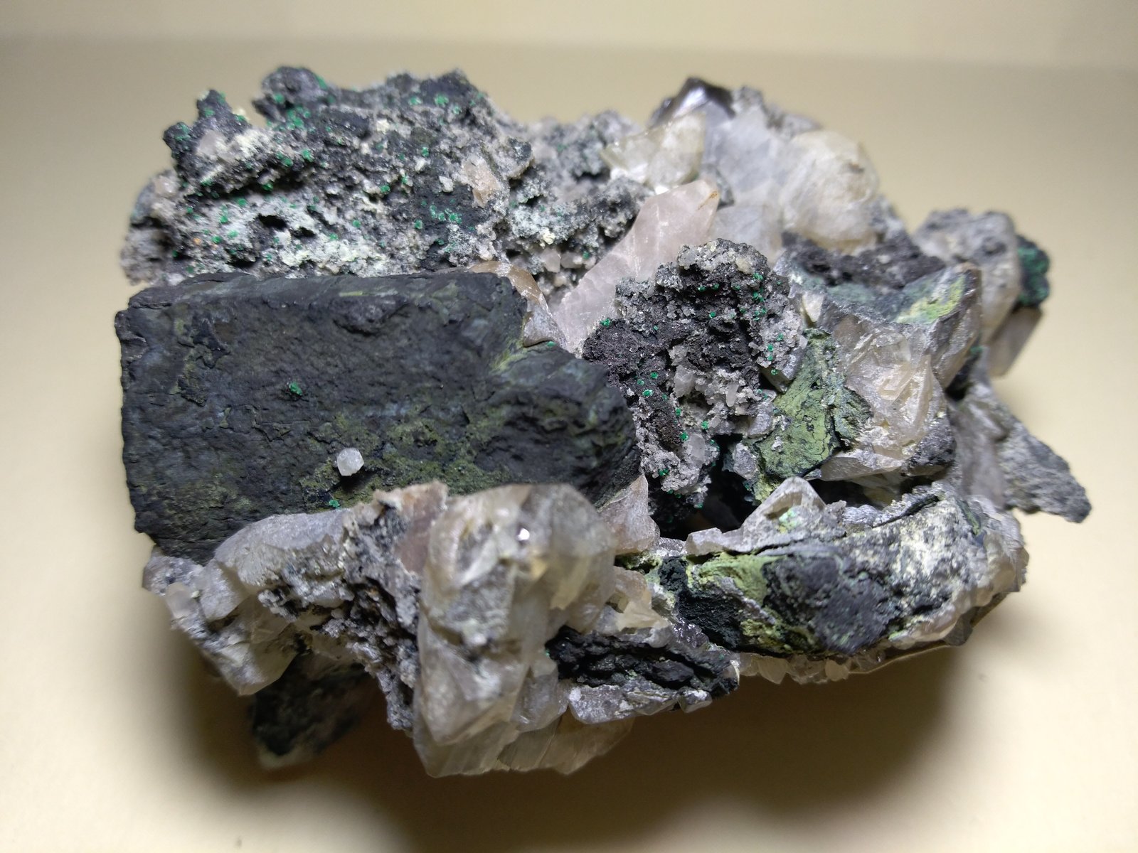Polybasita, Cerusita, Malaquita
80 x 60 mm
(Autor: Sante Celiberti)